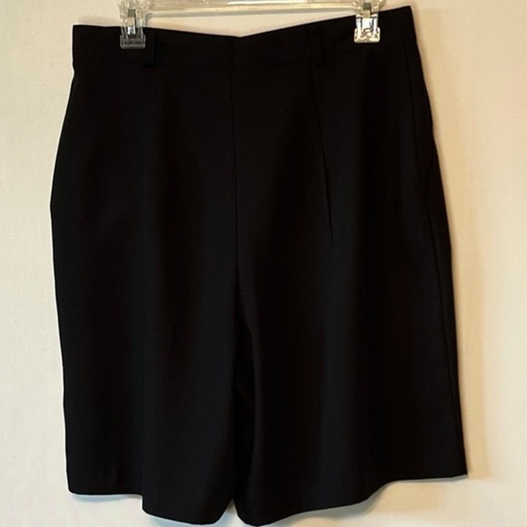 Tofy High Waisted Pleated Dress Shorts Pockets Size 14 Black USA. - Picture 2 of 8